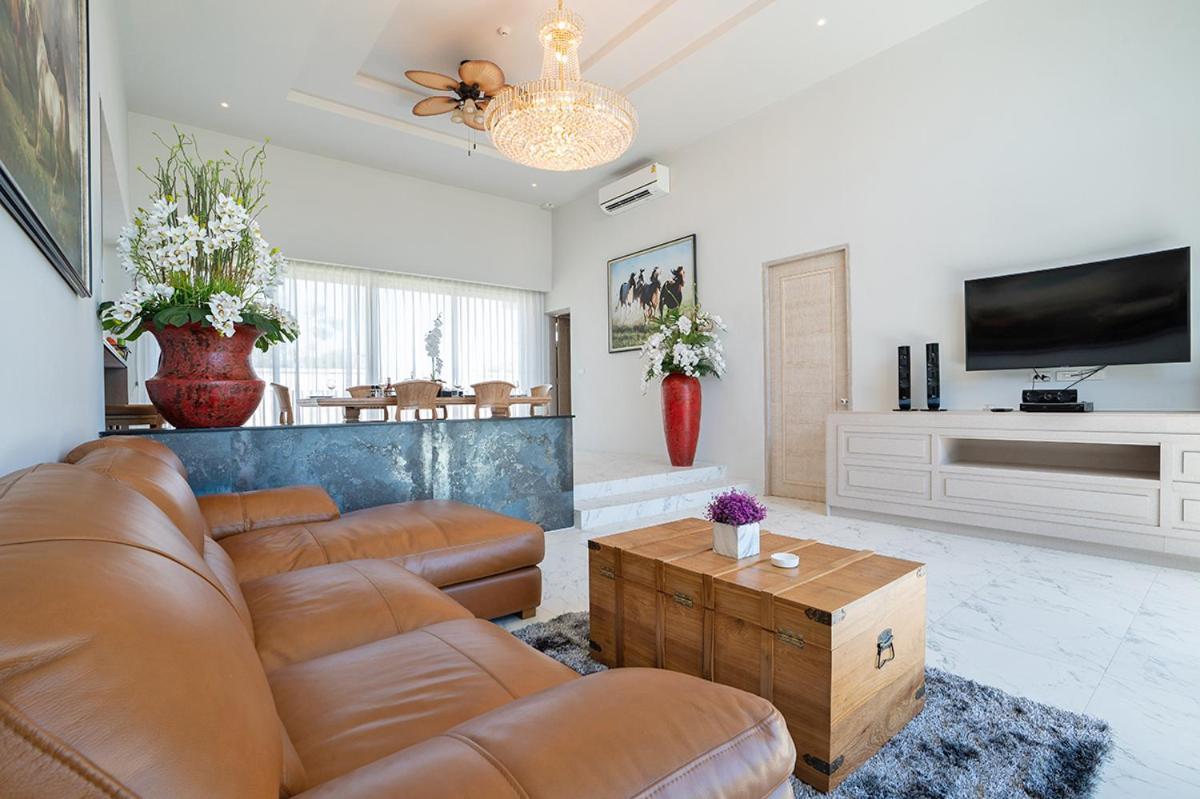 Gold Chariot Pool Villa, Phuket - Sha Plus Certified Bang Tao Beach  Buitenkant foto