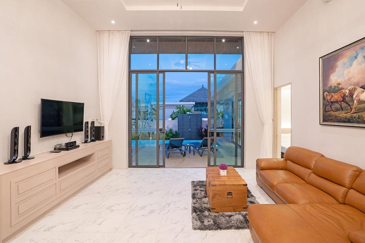 Gold Chariot Pool Villa, Phuket - Sha Plus Certified Bang Tao Beach  Buitenkant foto
