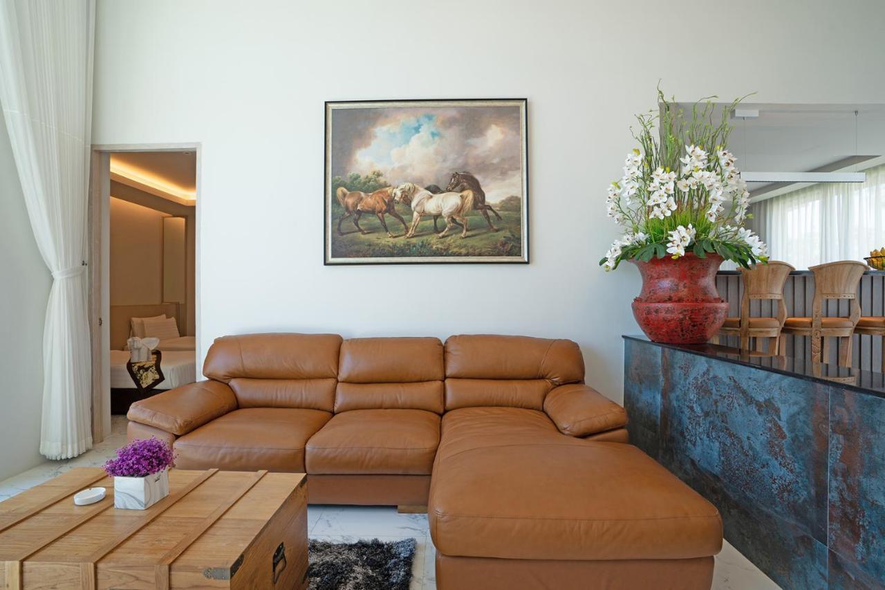Gold Chariot Pool Villa, Phuket - Sha Plus Certified Bang Tao Beach  Buitenkant foto